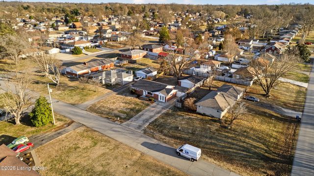 4902 Dee Rd, Louisville, KY 40219