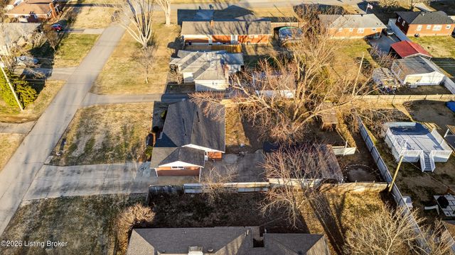 4902 Dee Rd, Louisville, KY 40219