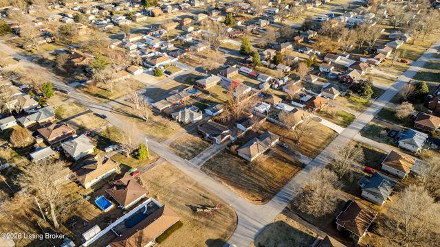 4902 Dee Rd, Louisville, KY 40219