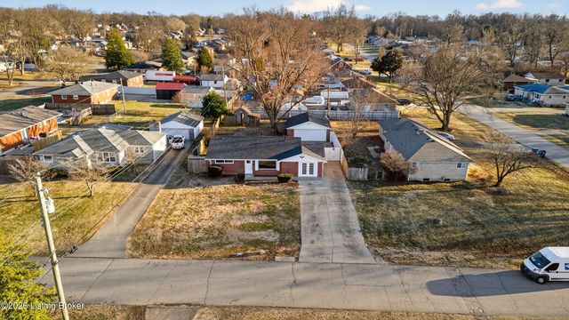4902 Dee Rd, Louisville, KY 40219