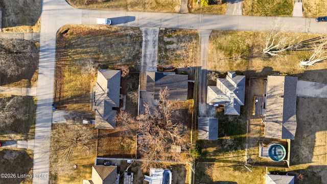 4902 Dee Rd, Louisville, KY 40219