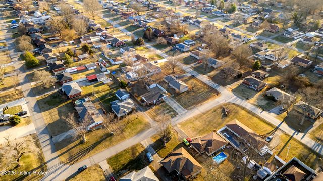 4902 Dee Rd, Louisville, KY 40219