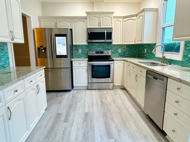 9123 Delancey Circle, North Charleston, SC 29406