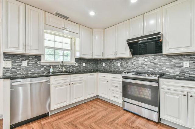 778 Roxholly Lane, Buford, GA 30518