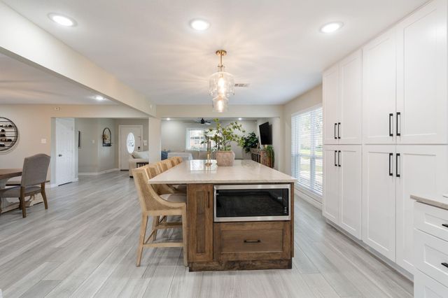 9214 Bintliff Drive, Houston, TX 77074