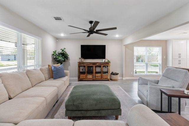 9214 Bintliff Drive, Houston, TX 77074