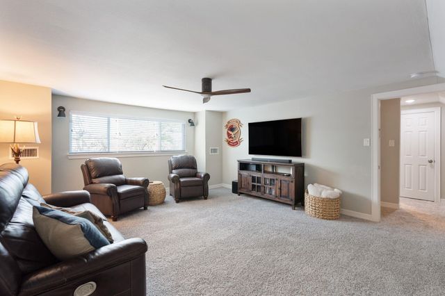 9214 Bintliff Drive, Houston, TX 77074