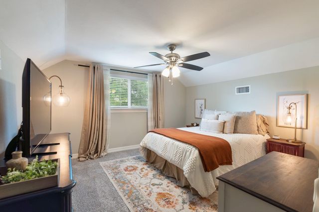 9214 Bintliff Drive, Houston, TX 77074