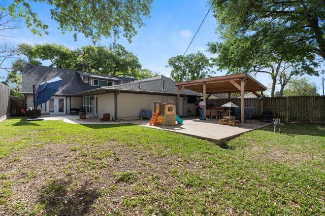 9214 Bintliff Drive, Houston, TX 77074