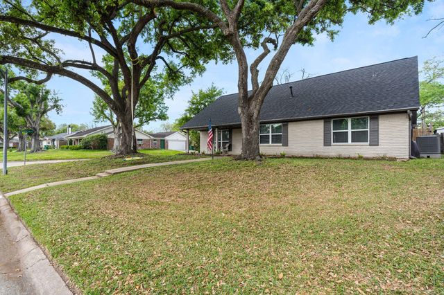 9214 Bintliff Drive, Houston, TX 77074