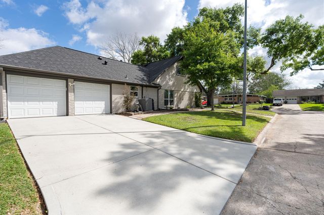 9214 Bintliff Drive, Houston, TX 77074