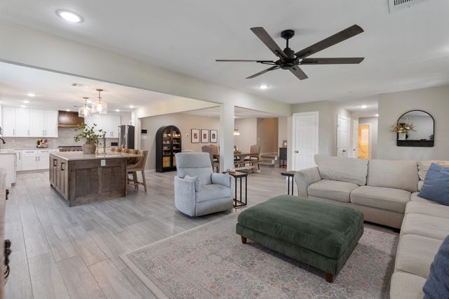 9214 Bintliff Drive, Houston, TX 77074