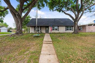 9214 Bintliff Drive, Houston, TX 77074