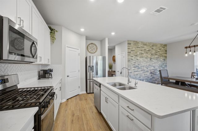 904 View DR, Georgetown, TX 78628