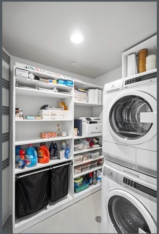 2 Battery Wharf 2408, Boston, MA 02109