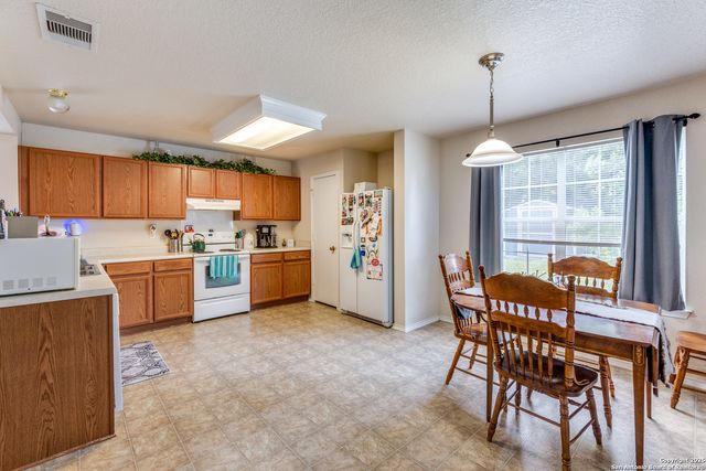 7443 Circle Farm, San Antonio, TX 78239