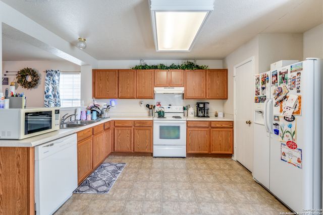 7443 Circle Farm, San Antonio, TX 78239