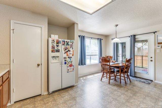 7443 Circle Farm, San Antonio, TX 78239