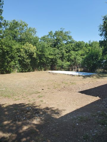 516 Phinney Avenue, Cockrell Hill, TX 75211