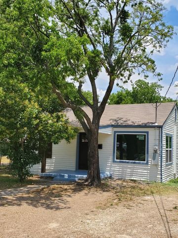 516 Phinney Avenue, Cockrell Hill, TX 75211
