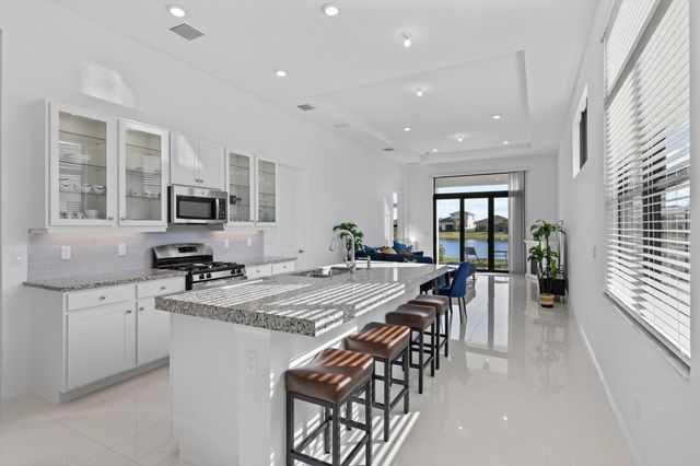 4823 Saint Armands Way, Westlake, FL 33470