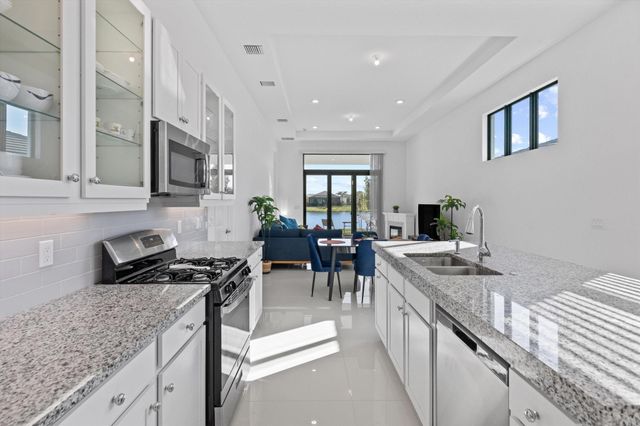 4823 Saint Armands Way, Westlake, FL 33470