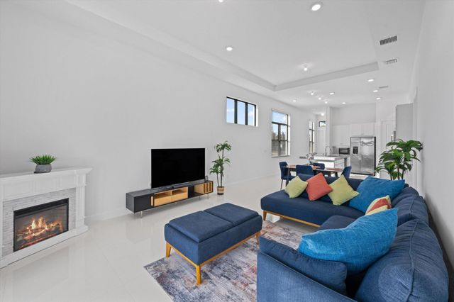 4823 Saint Armands Way, Westlake, FL 33470