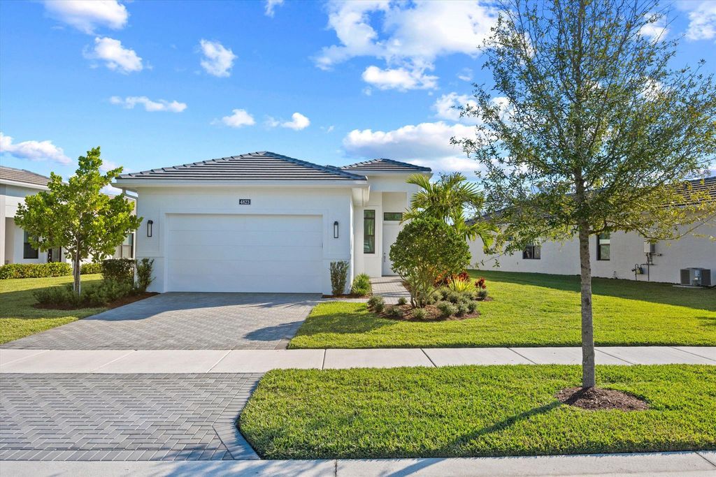 4823 Saint Armands Way, Westlake, FL 33470