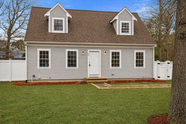 49 Orrs Avenue, Hyannis, MA 02601