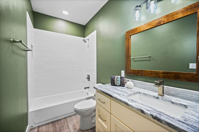 231 N Rainbow Ranch RD, Wimberley, TX 78676