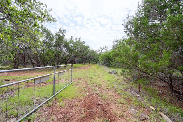 231 N Rainbow Ranch RD, Wimberley, TX 78676