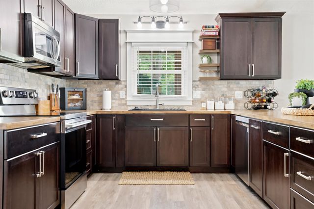 946 Fox Hollow Rd., Conway, SC 29526