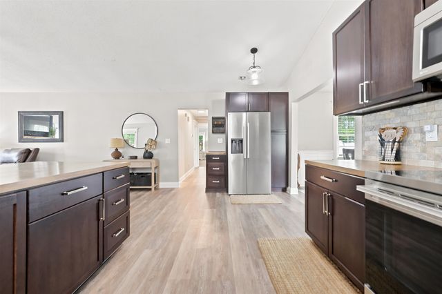 946 Fox Hollow Rd., Conway, SC 29526