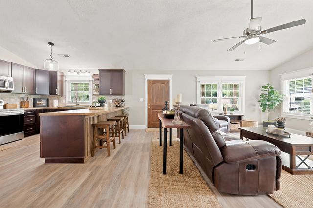 946 Fox Hollow Rd., Conway, SC 29526