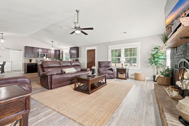 946 Fox Hollow Rd., Conway, SC 29526