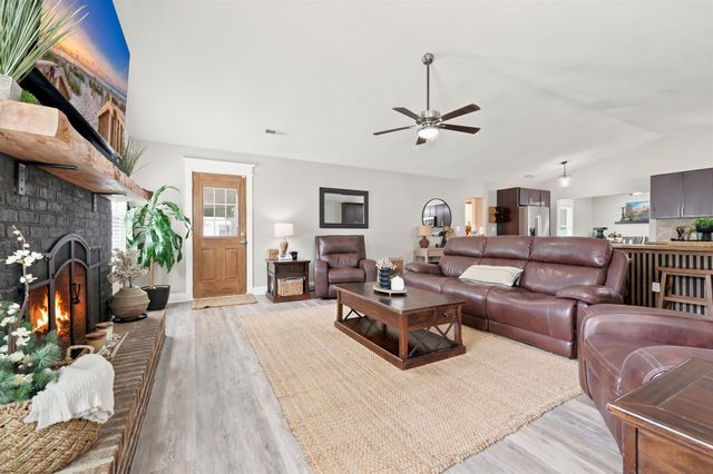 946 Fox Hollow Rd., Conway, SC 29526