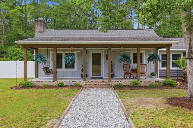 946 Fox Hollow Rd., Conway, SC 29526