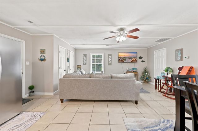 946 Fox Hollow Rd., Conway, SC 29526