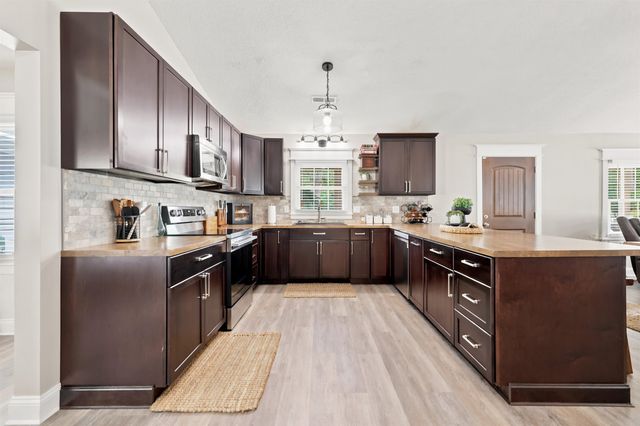 946 Fox Hollow Rd., Conway, SC 29526