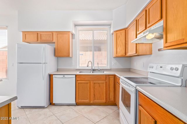 3316 E Tierra Buena Lane, Phoenix, AZ 85032