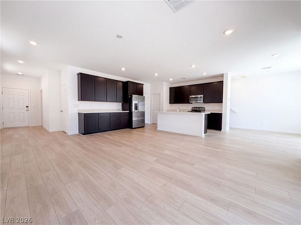 8373 West Rochelle Avenue, Las Vegas, NV 89110 — photo 2