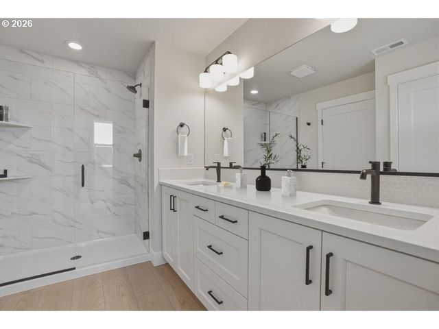 4600 S 36th Dr, Ridgefield, WA 98642
