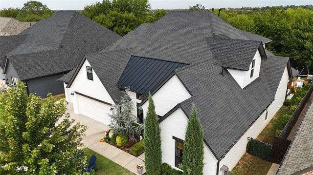 2401 Semillon Way, Edmond, OK 73012