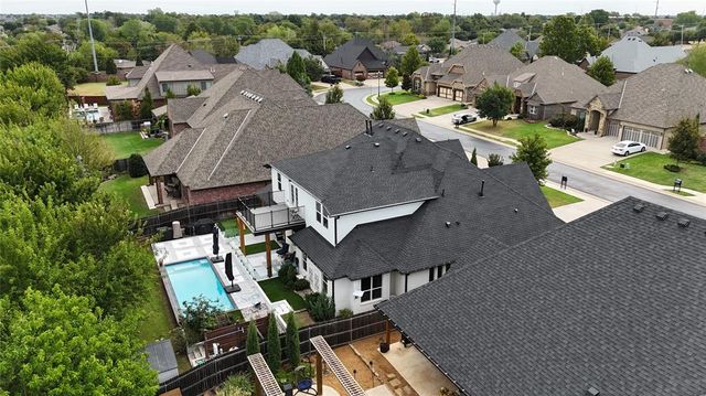2401 Semillon Way, Edmond, OK 73012