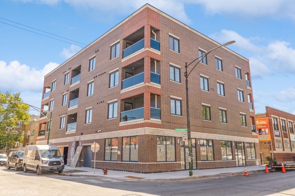 3729 W Belmont Avenue, Chicago, IL 60618