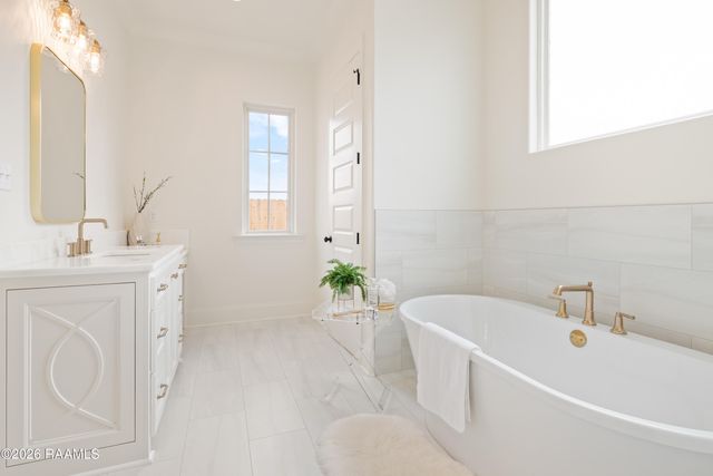 305 Grand Oak Drive, Broussard, LA 70518