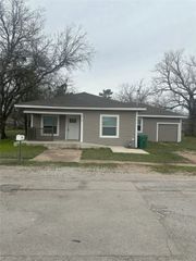 610 N Mason Street, Bowie, TX 76230