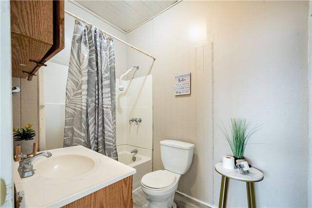 504 E 5th St, Alice, TX 78332