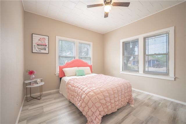 504 E 5th St, Alice, TX 78332