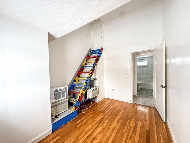 16 Christy Ln, Randolph, MA 02368